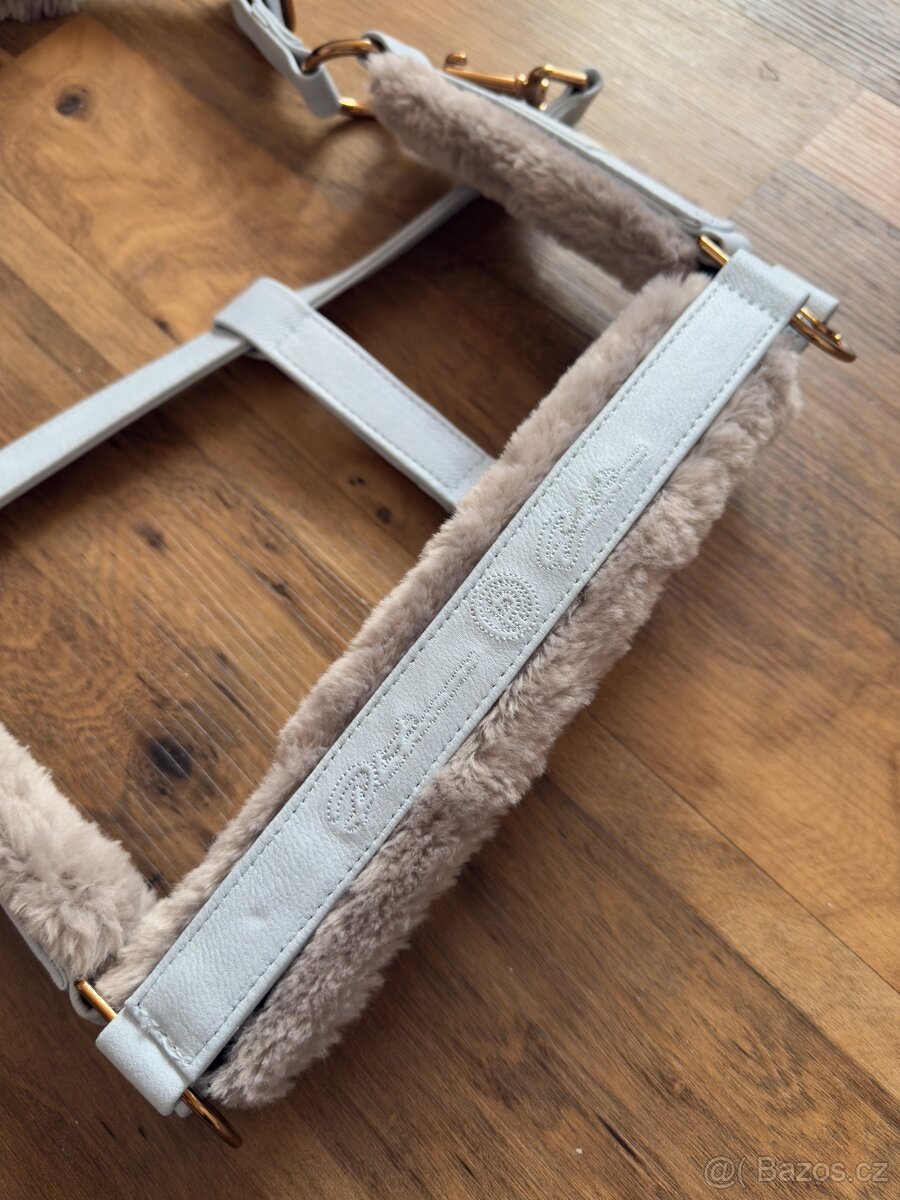 Podsedlova decka, chranice a ohlavka Eskadron - 11