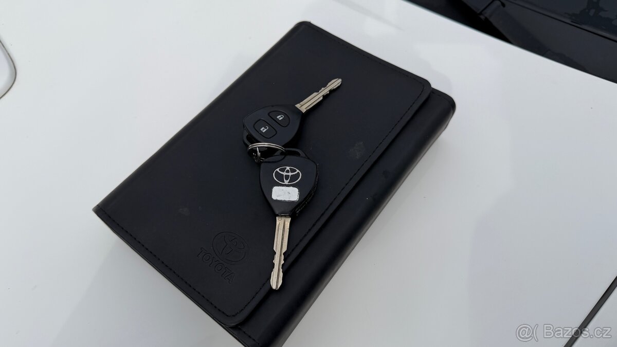 TOYOTA HILUX - NA PREDAJ - 11