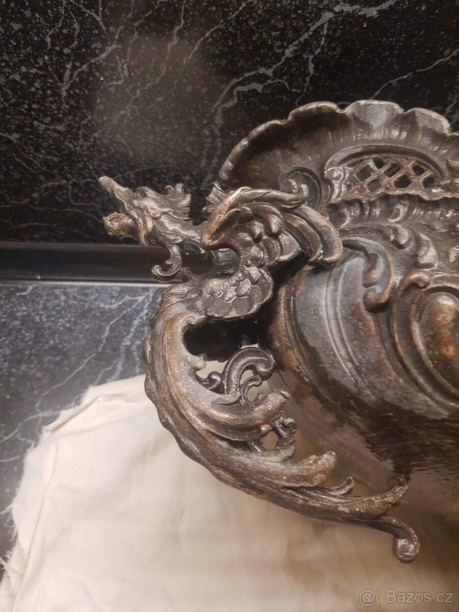 ZARDENIERA VELKA Okridleni draci - 11