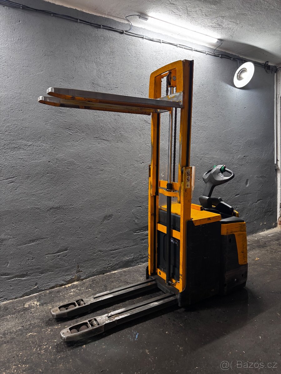 Elektrický vysokozdvižný vozík Jungheinrich za 29.000Kč - 11