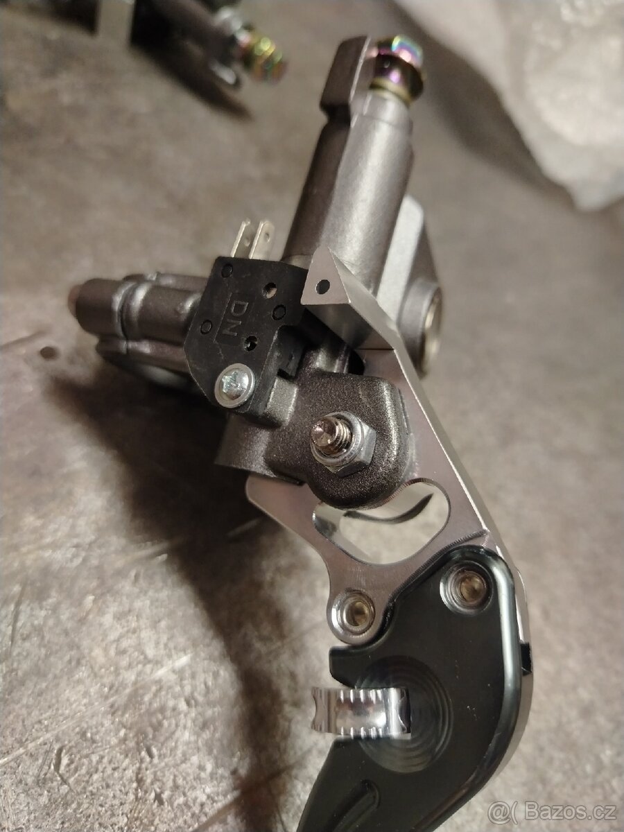 Pumpy/páky brzda, spojka - 11