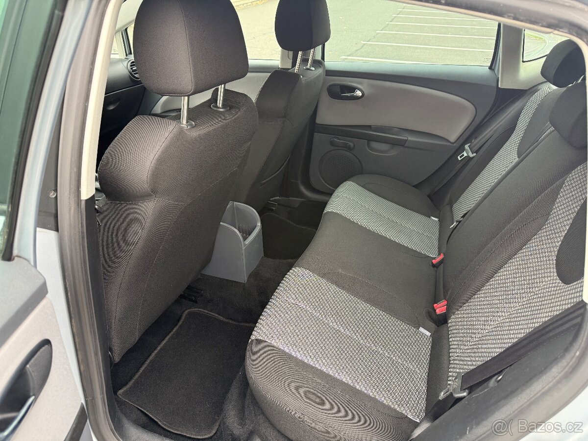 SEAT LEON 1,4 16V 63kW rok 2008 - Nové STK - Pěkný Stav - 11
