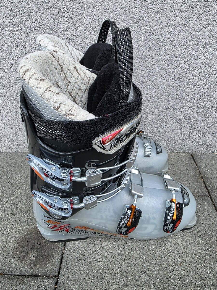 Lyže ATOMIC, 150 cm + lyžáky - 11