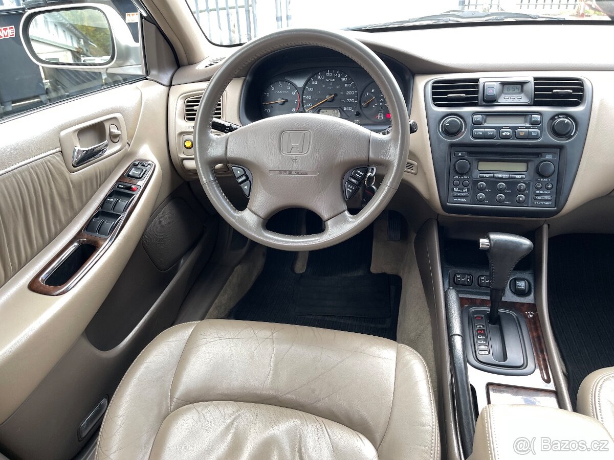 Prodám Honda Accord 3,0 V6 AT klima - 11