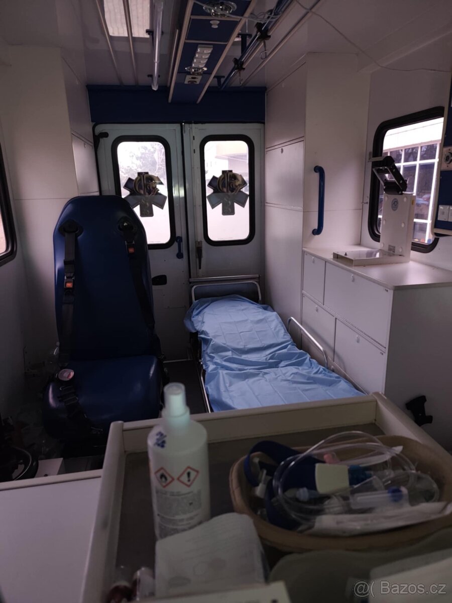 Sanitní vůz, Sanitka, Ambulance, Karavan - 11