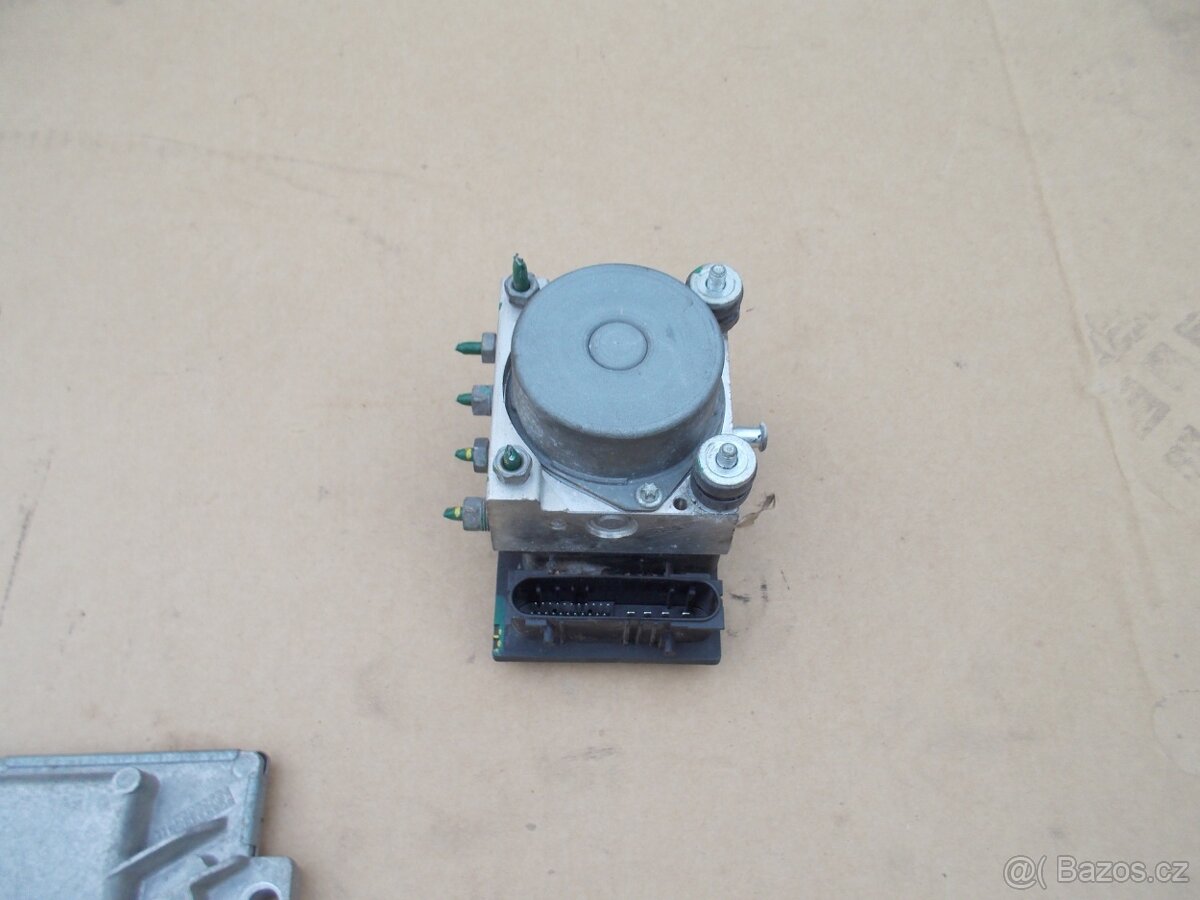 Díly 1. Dacia Sandero 1.2 16v 55kw model 2008-2012 - 11