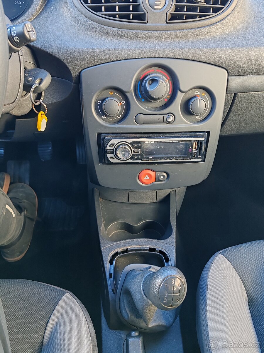 Renault Clio 1.2i 48kW 12/2009 - 11