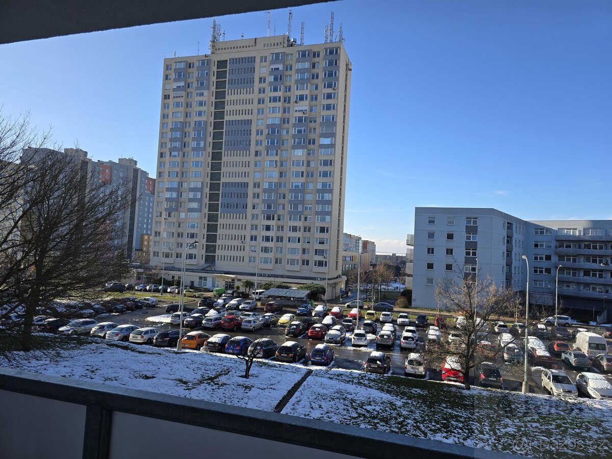 Prodej bytu 3+1, 68m2, s balkonem v Praze 8 - Troja - 11