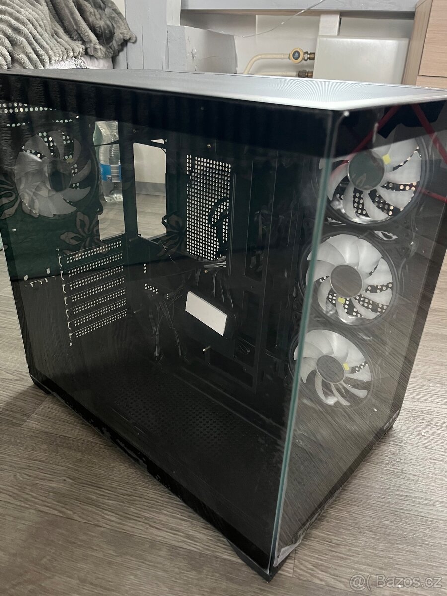 Pocítacové komponenty / Pocítacové skríne - 11