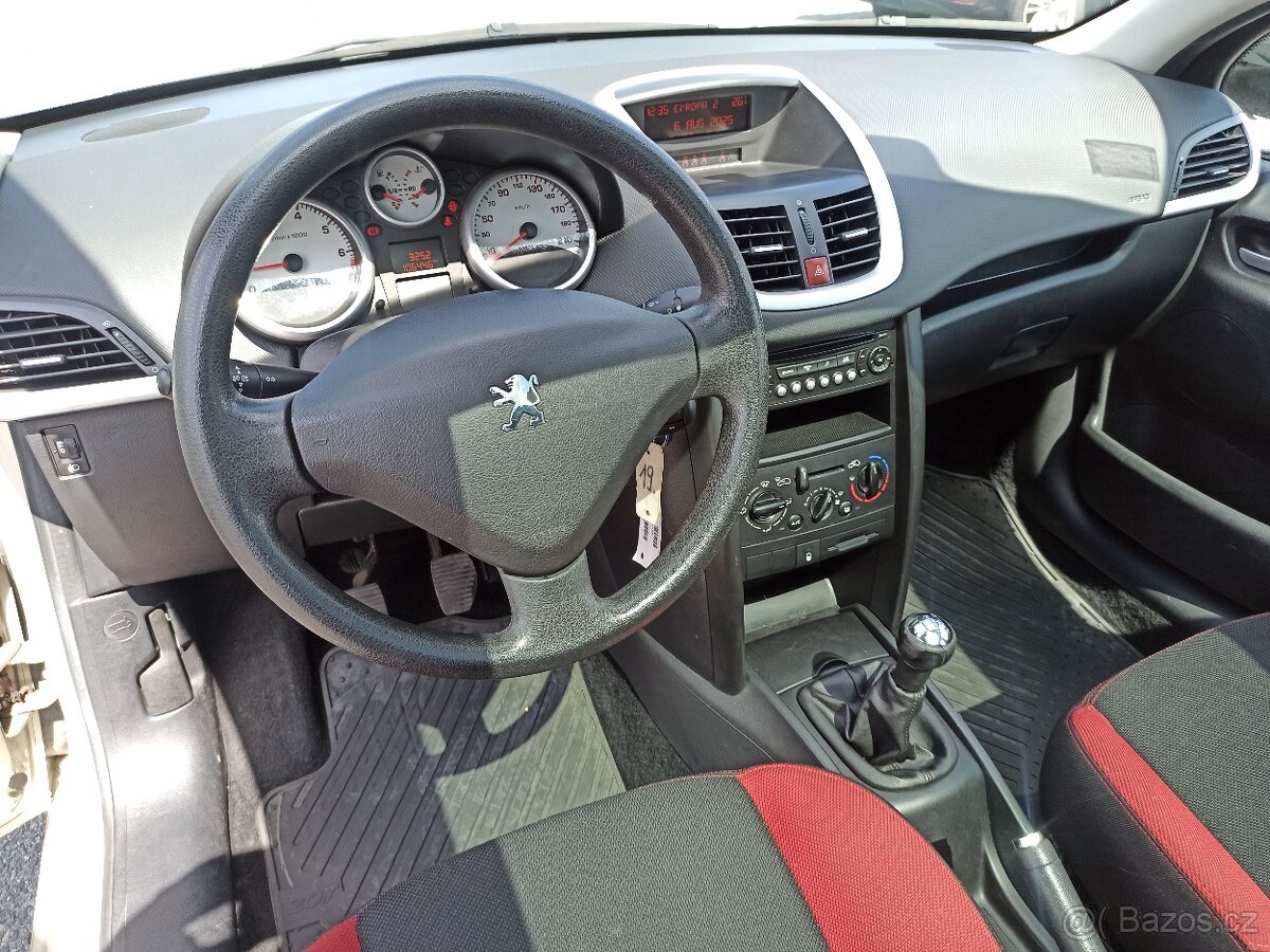 Peugeot 207 1.4 VT-i 70kW SW PANORAMA ČR, 2.MAJITEL - 11