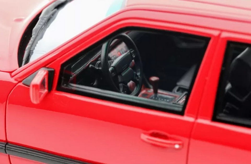 Mercedes-Benz W124 300E 6.0 AMG 1987 1:18 OttoMobile - 11