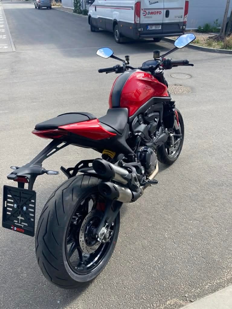 Ducati Monster - 11