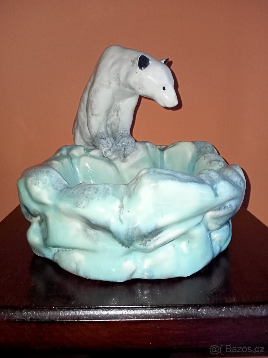 Popelník s medvědem. z.n DITMAR URBACH V.20cm Š.21 cm super - 11