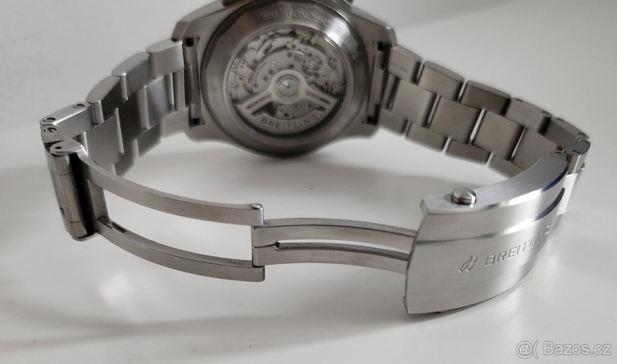 Breitling Avenger B01 Chronograph 44, AB0147101B1A1, 2025 - 11