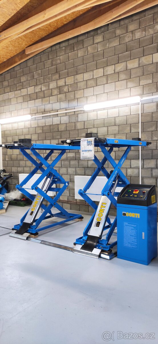 Mobilní jednosloupový zvedák 3500/2500 kg ,záruka - 11