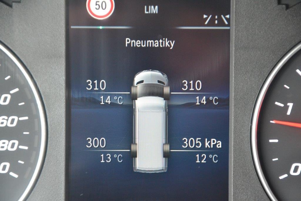 Mercedes-Benz Sprinter 317 CDi XL facelift výbava 11.000 km - 11