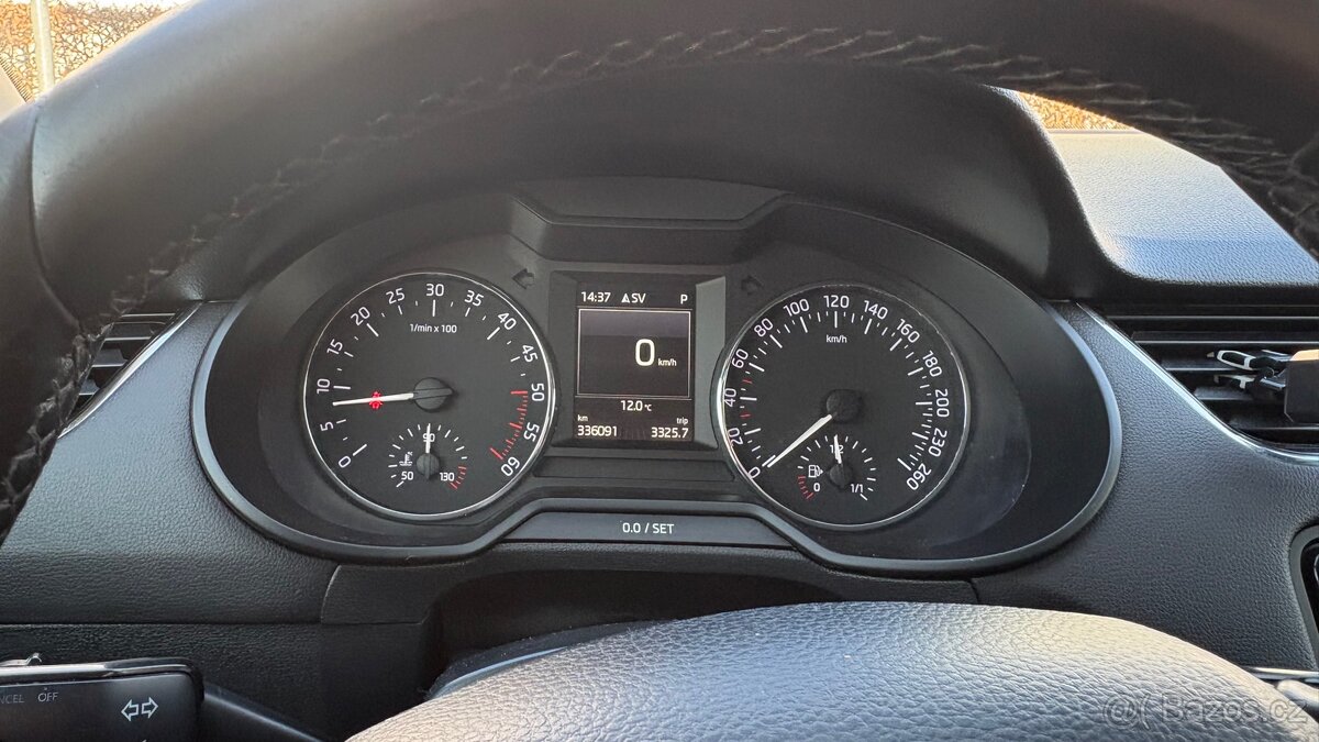 Prodám Škoda Octavia 1,6TDi combi, aut. - 11