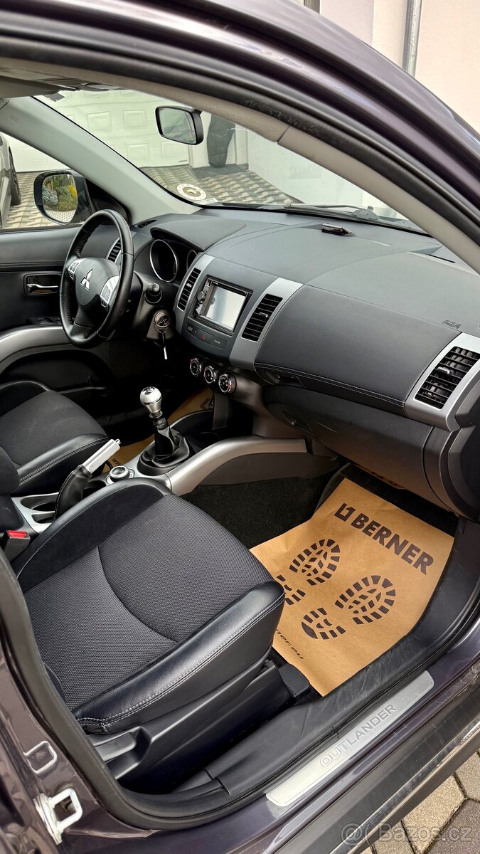 MITSUBISHI OUTLANDER 2.2DI-D 103kw 4x4 7 MIST - 11