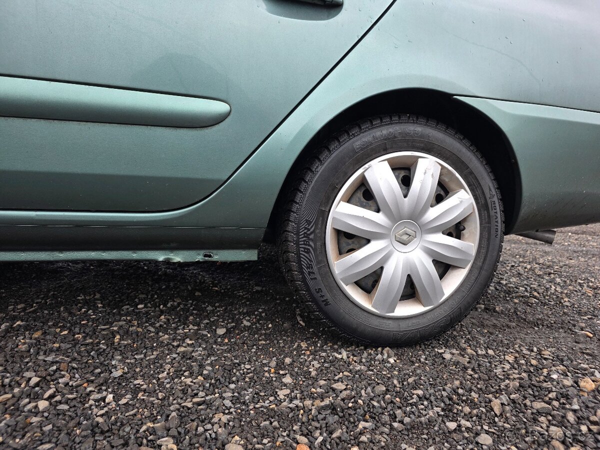 Prodám velmi zachovalý Renault Thalia 1,2i - 11