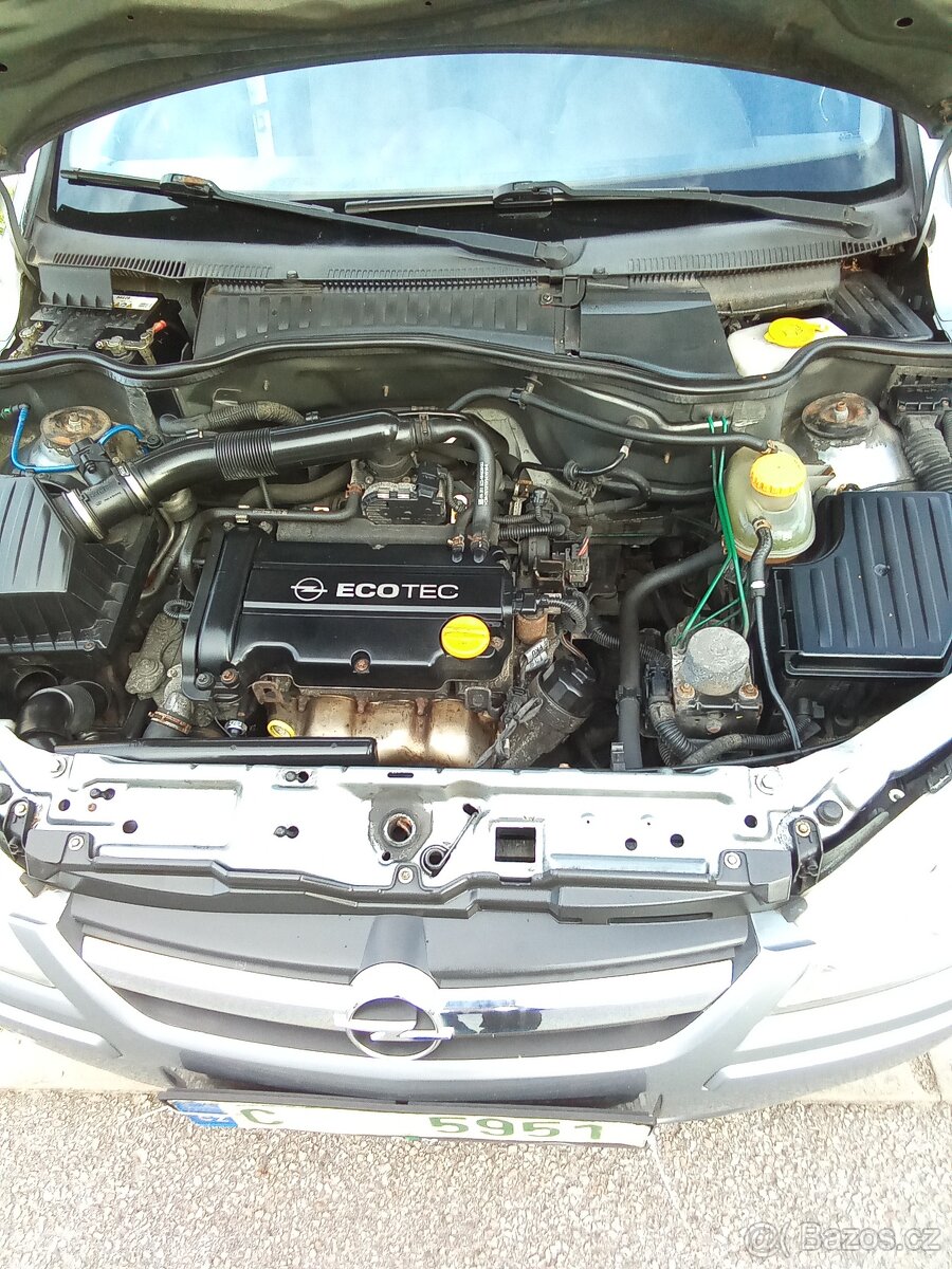 Opel Corsa 1.2i,59 kW, klima,1 majitel, nová CZ STK. - 11