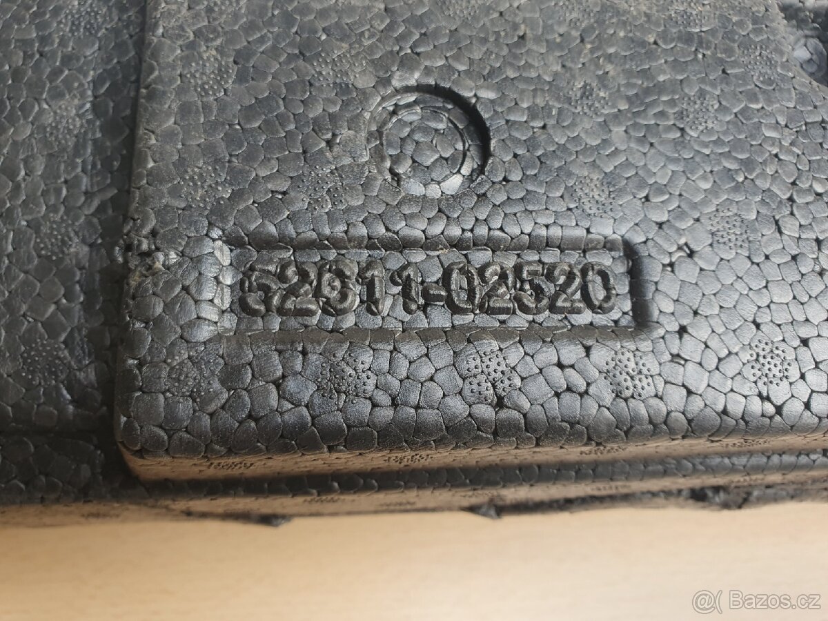 Corolla E21 doraz kapoty - 11