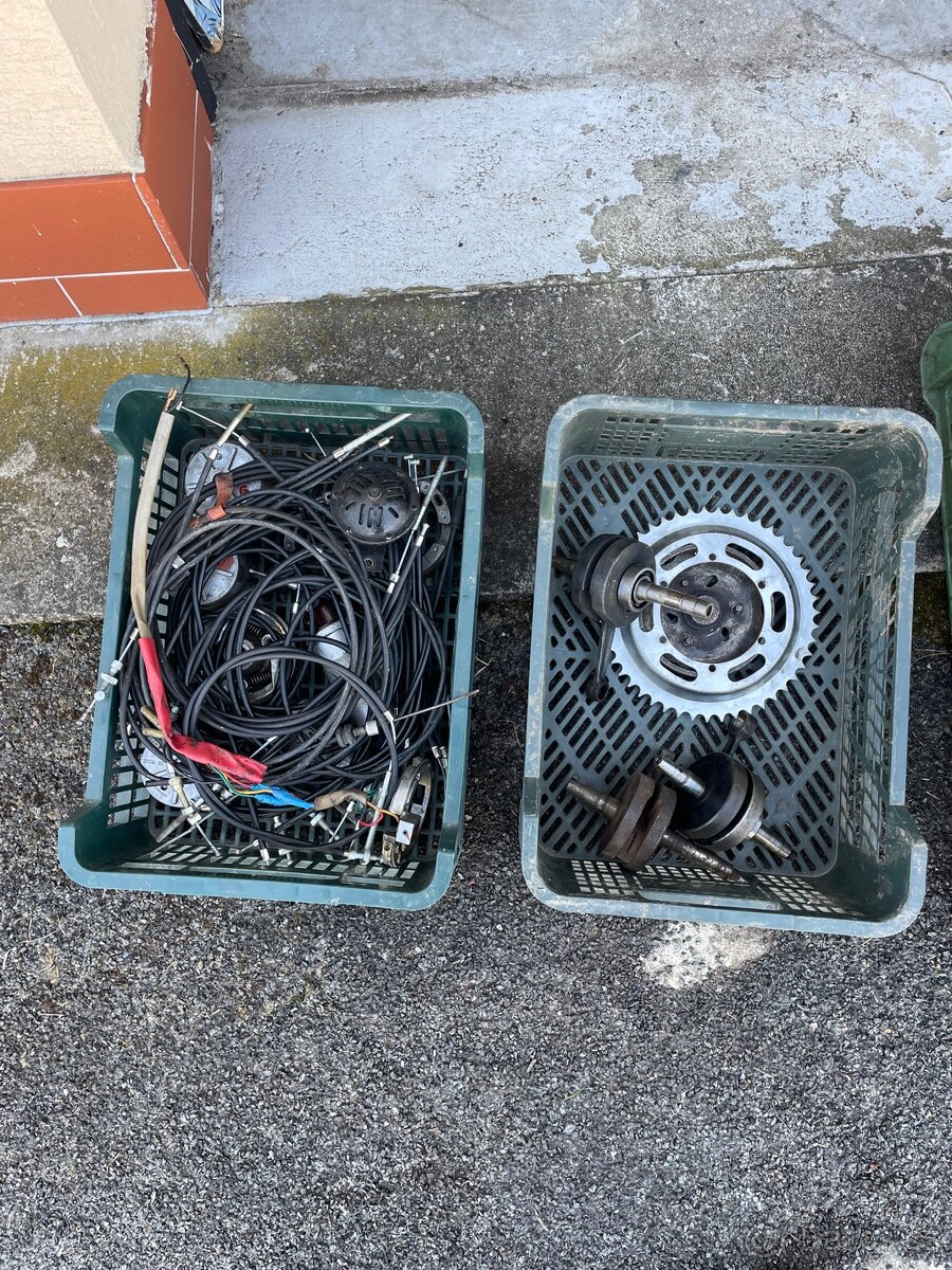 Babetta 207 + díly a výfuk - 11