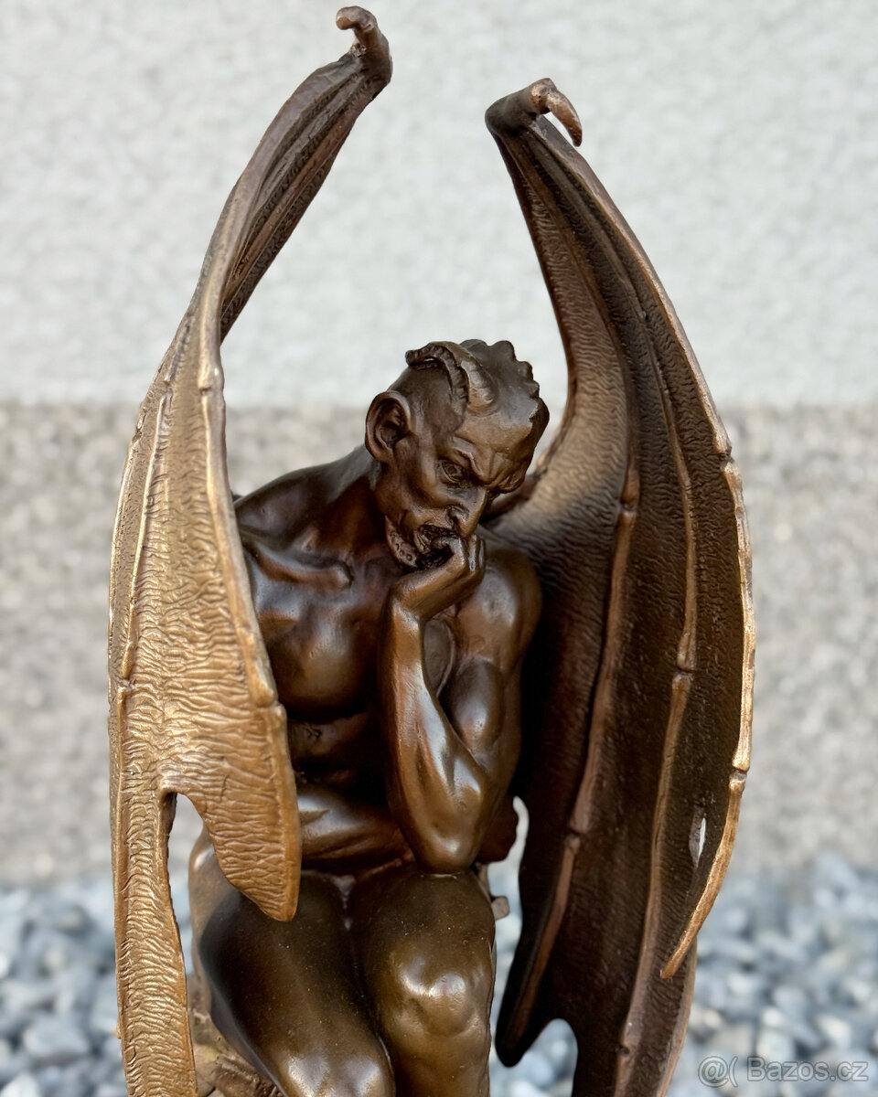 Bronzová socha Zadumaný Satan temná mystická figurka luxusní - 11