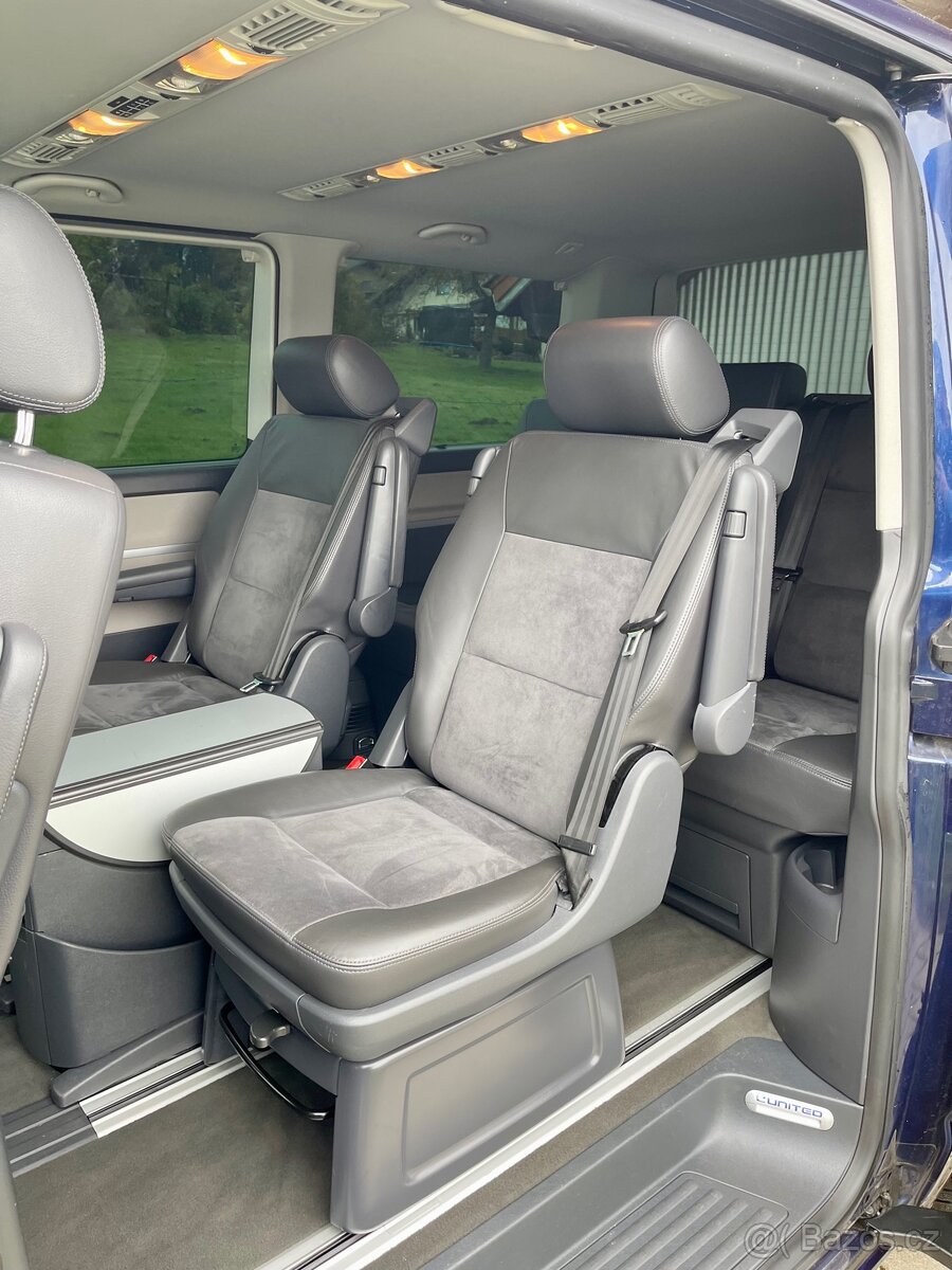 Volkswagen T5 Multivan UNITED 2.5 TDI 174k sedmimístný - 11