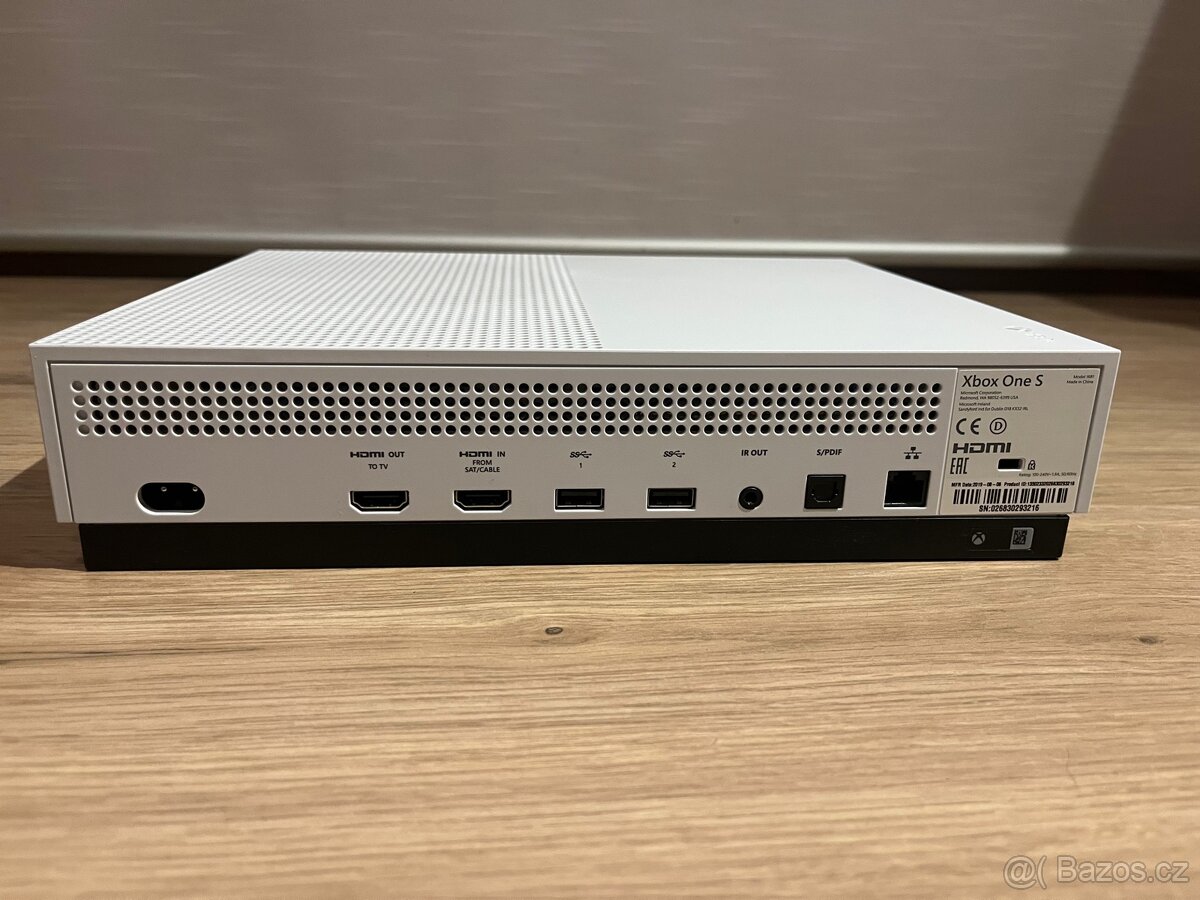 Xbox One S 1TB - 11