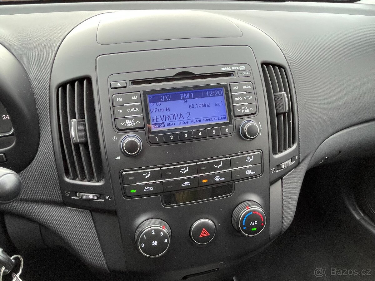 2010 Hyundai i30 1.4i kombi - 11