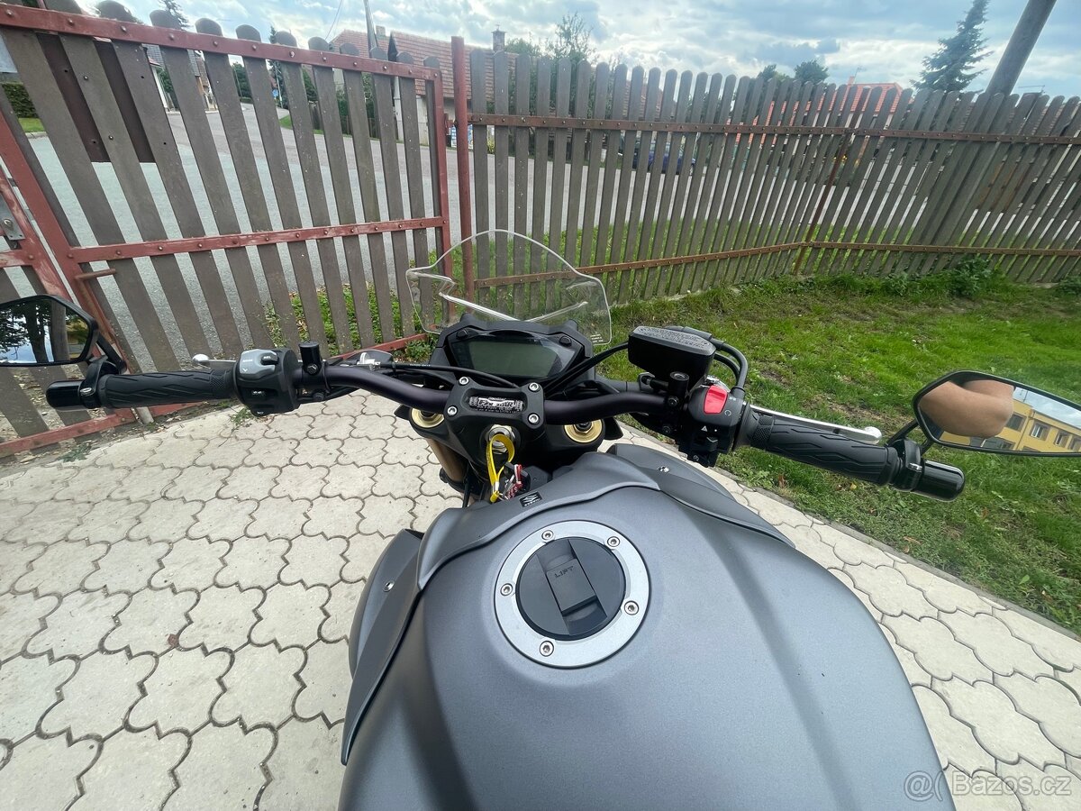 Suzuki gsx-s 1000 - 11