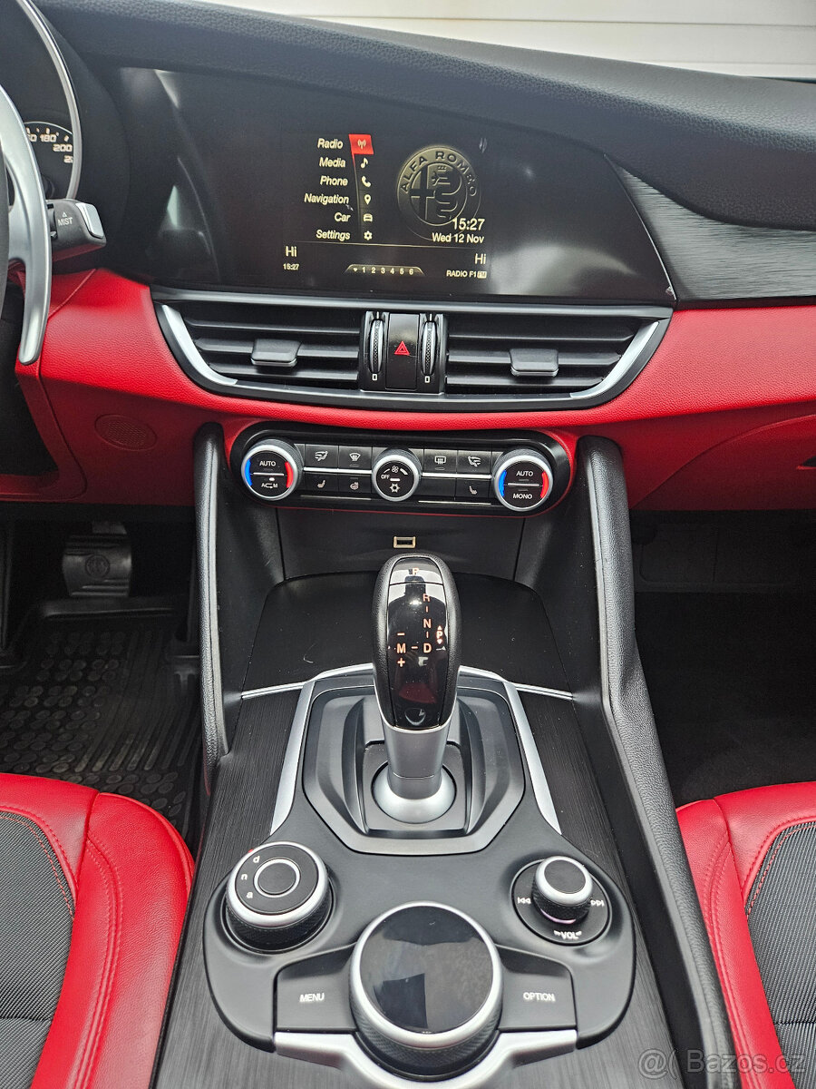 Alfa Romeo Giulia 2.0T 147 kW - 11