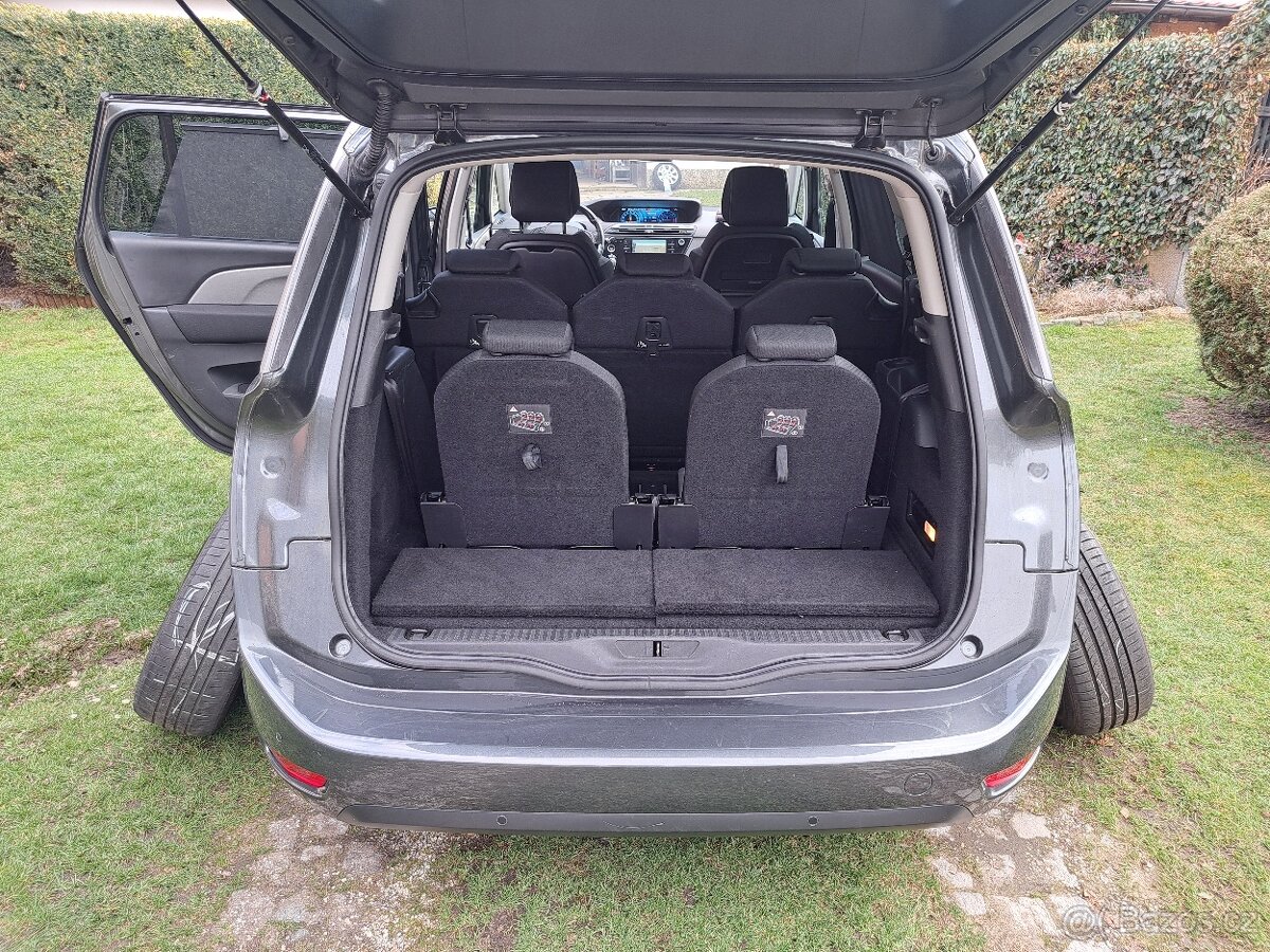 Citroën Grand C4 picasso 2.0HDi 7míst - 11