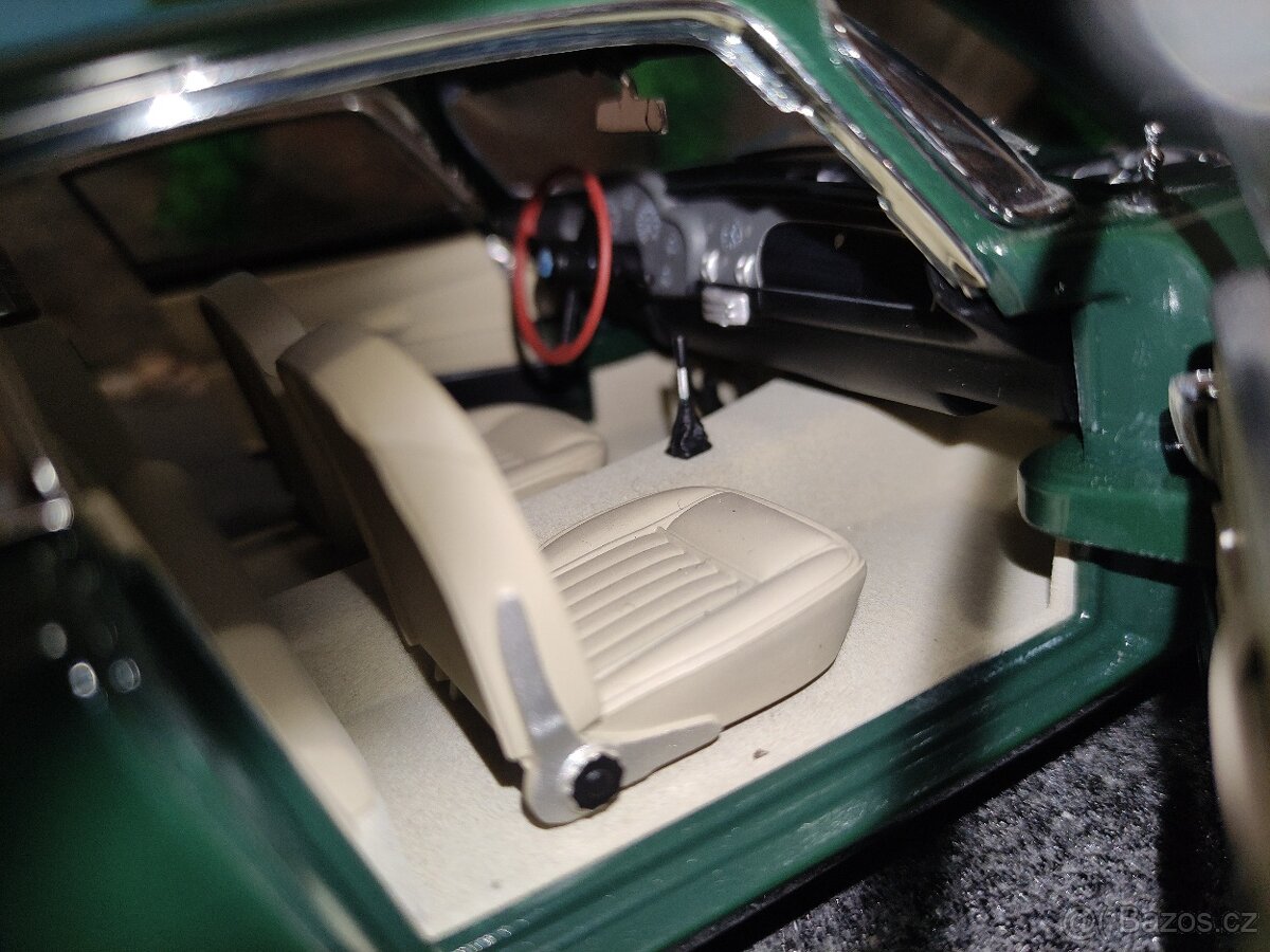 prodám model 1:18 Aston Martin DB5 - 11