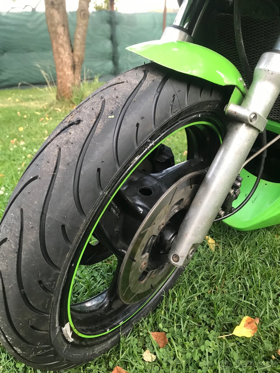Kawasaki gpz500s - 11