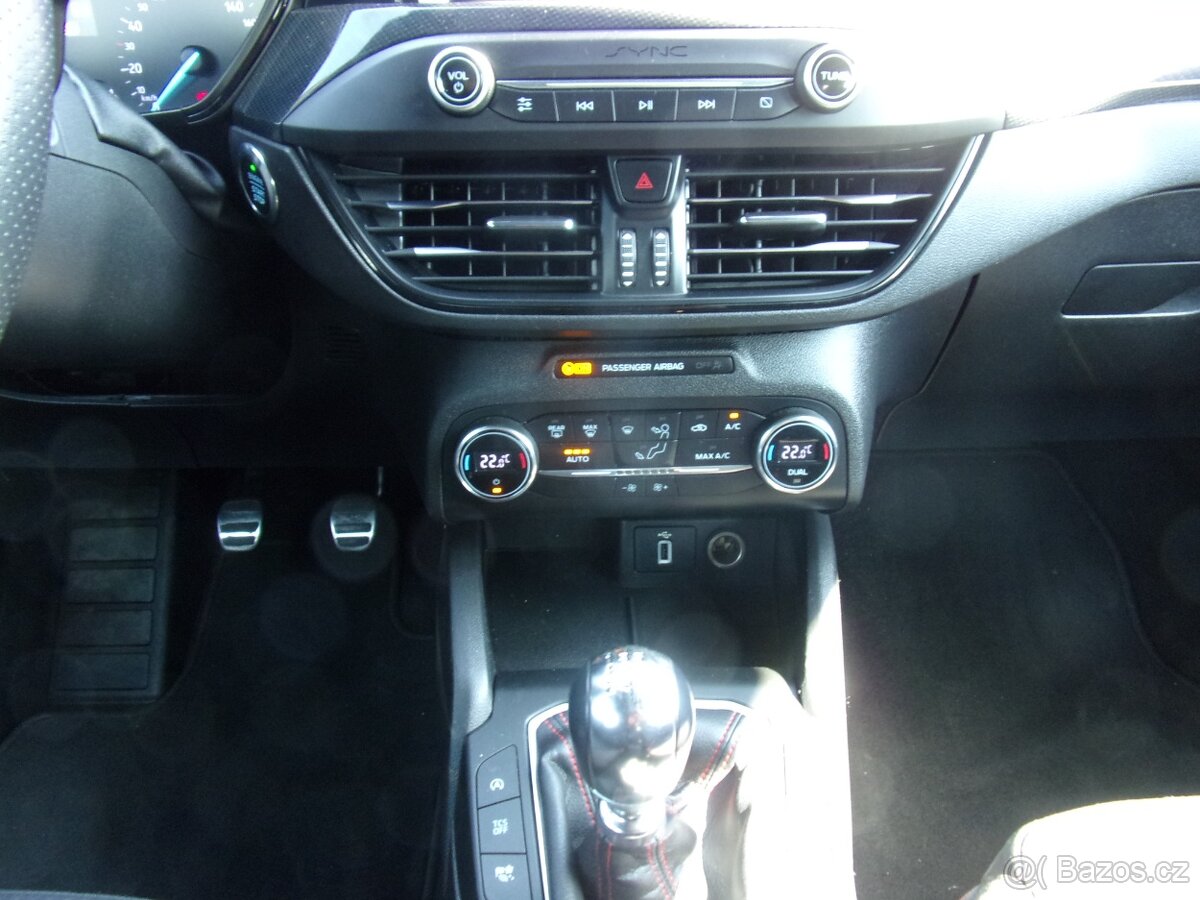 PRODÁM Ford Focus 1.0 EcoBoost ST-Line 1.maj. - 11