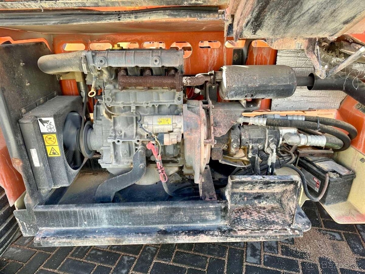 Terénní nůžková plošina JLG 3394 RT - 11