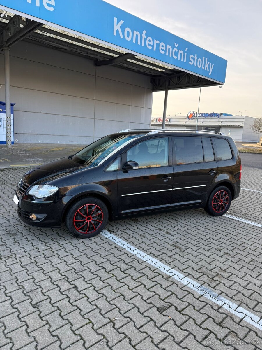 Volkswagen Touran 2.0 TDi FACELIFT MOŽNO NA SPLÁTKY - 11