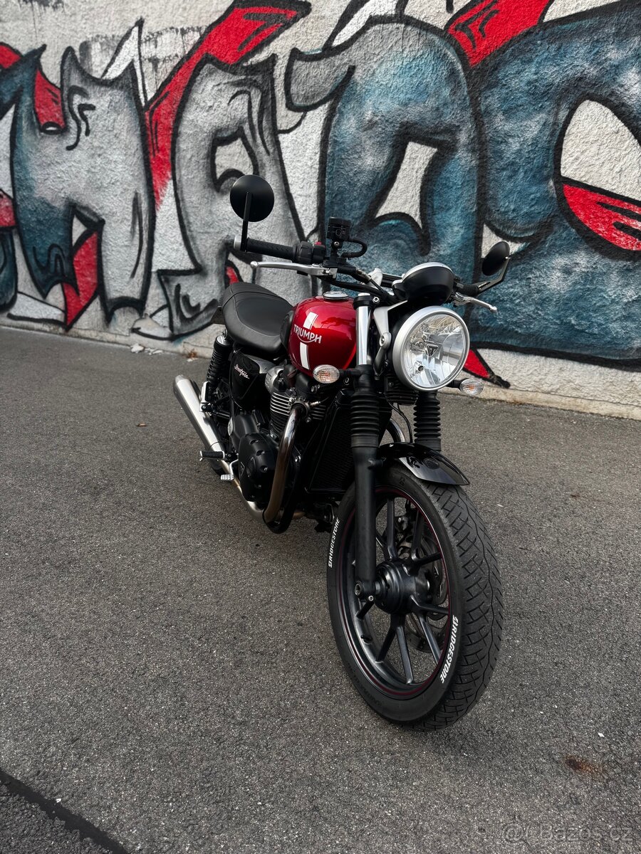 Triumph Street twin 900 - 11
