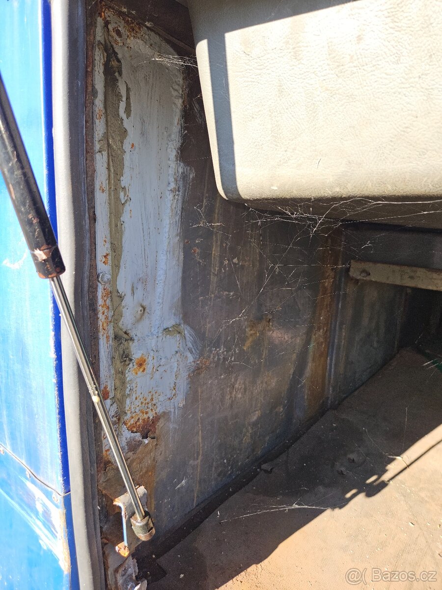 Obytný autobus KAROSA - 11