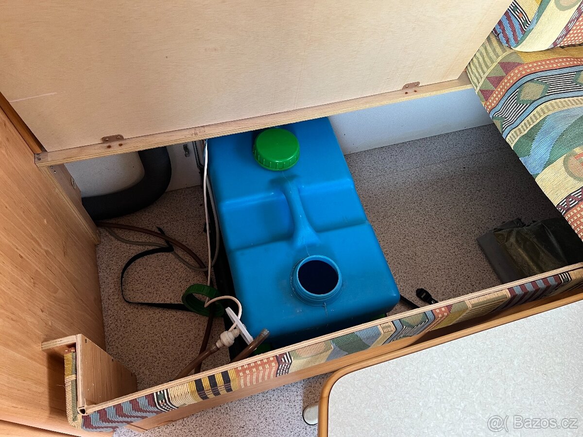 OBYTNÝ KARAVAN KNAUS BLUELINE 450 model 2000 - 11