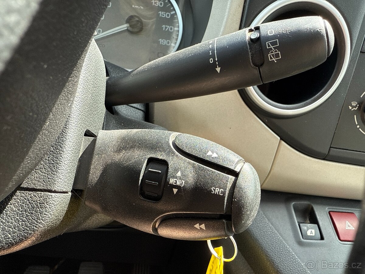 Peugeot Partner Tepee 1.6 HDI 68kW 5-MÍST 2x ŠOUPAČKY - 11