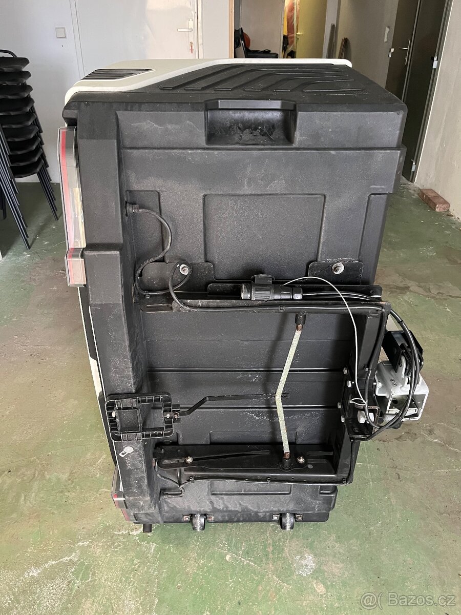 PŘEPRAVNÍ BOX NA TAŽNÉ ZAŘÍZENÍ V3 - 11