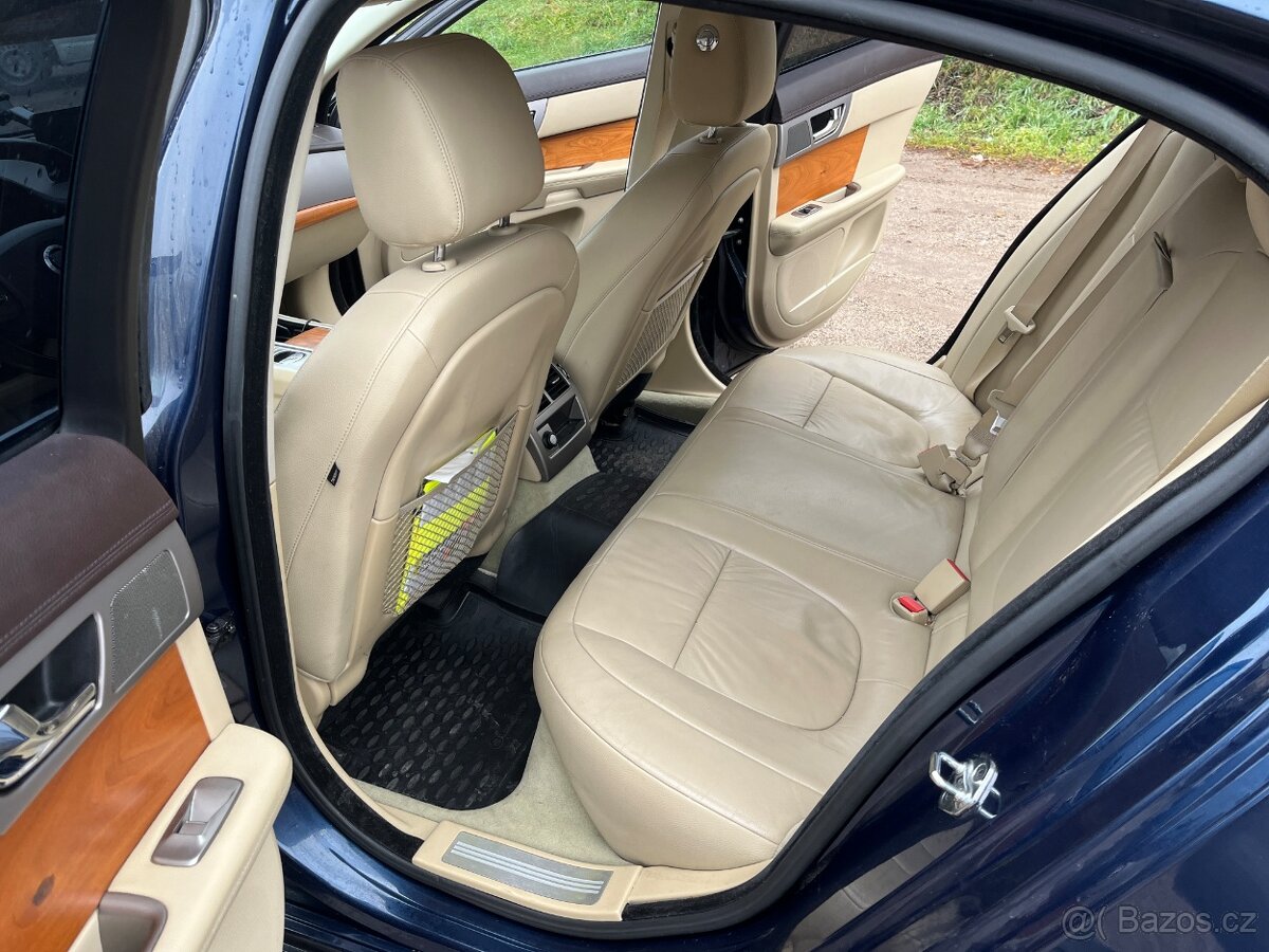 Jaguar XF 3.0D 177kw - 11
