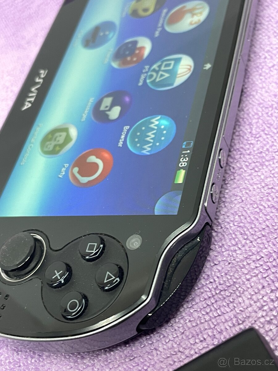 PS VITA oled + 4gb karta - 11
