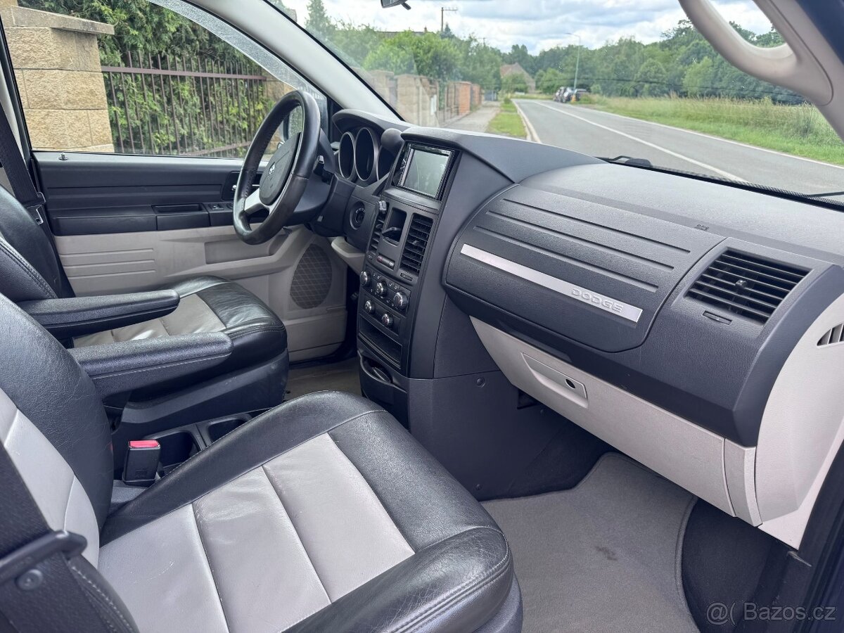 Chrysler Town Country Gr Caravan 3,3 LPG RT 2008 - 11