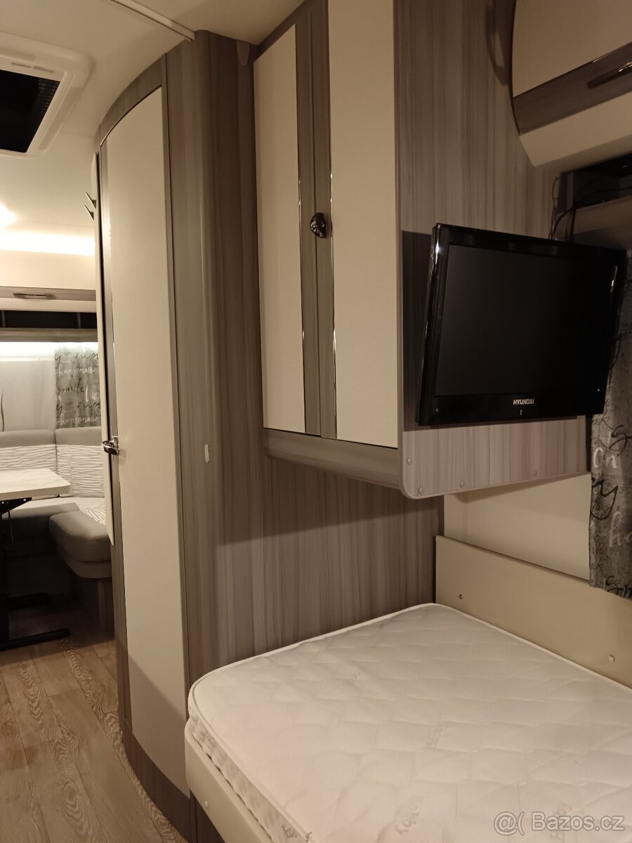 Karavan Hobby 470 r.v 2018 - 11