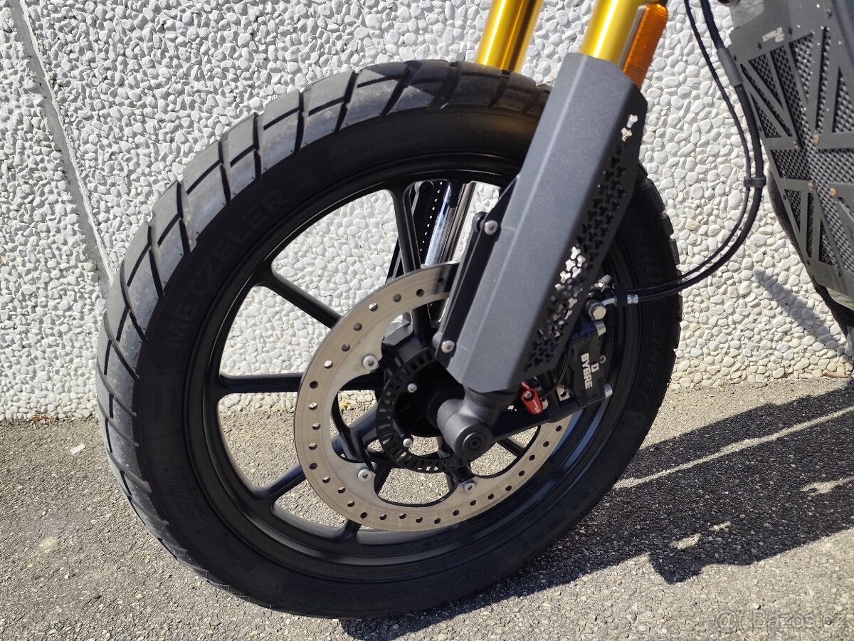 TRIUMPH SCRAMBLER 400 - 11