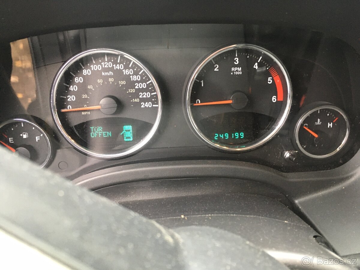 Jeep Compass 2.2 CRDi, r.v. 2012 (4x4)-Rezervace - 11