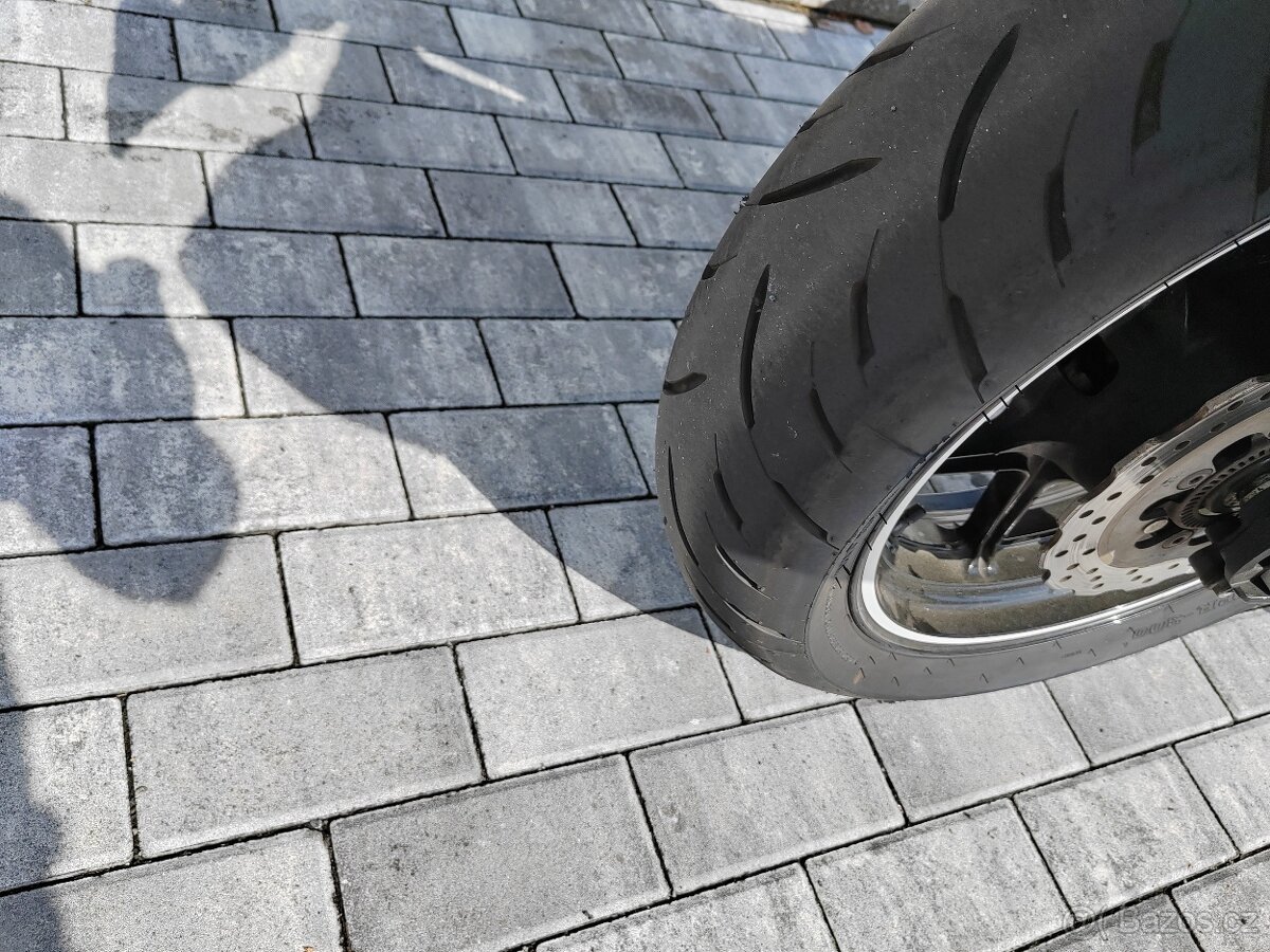 Kawasaki 650 Versys - 11